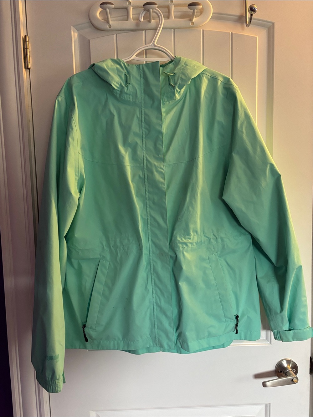 Lightweight Mint Green Hooded Ski Jacket for Women